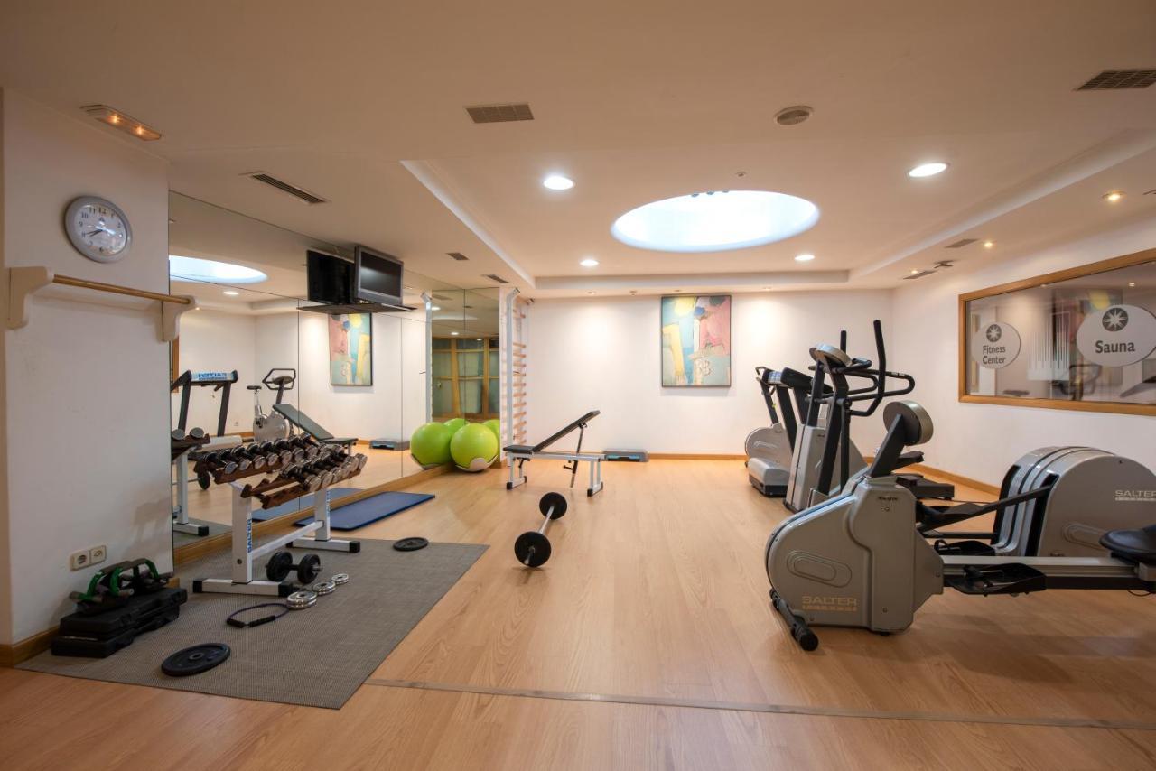 Eurostars Araguaney Hotel Santiago de Compostela Exterior foto A gym at a hotel