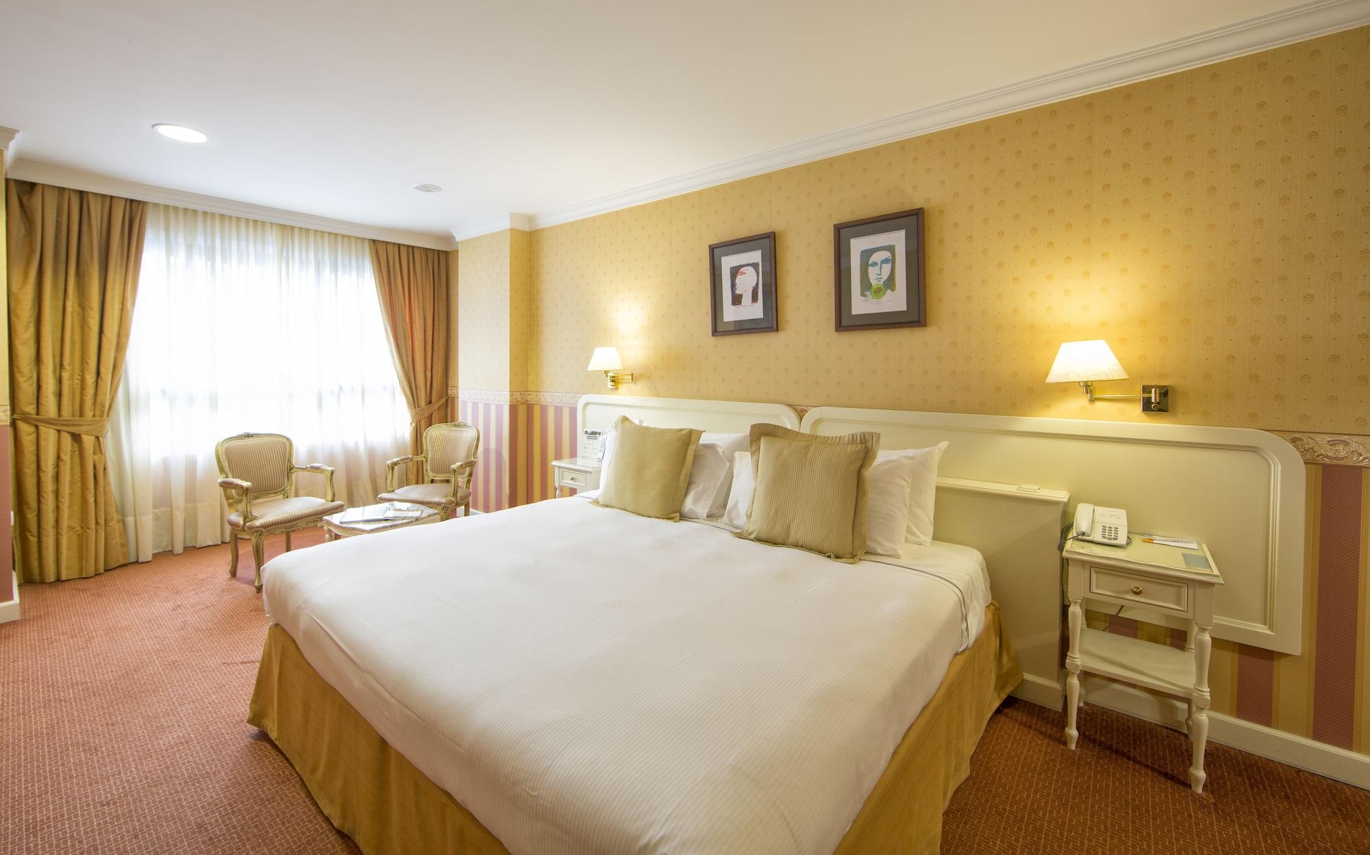 Eurostars Araguaney Hotel Santiago de Compostela Exterior foto A room at the hotel
